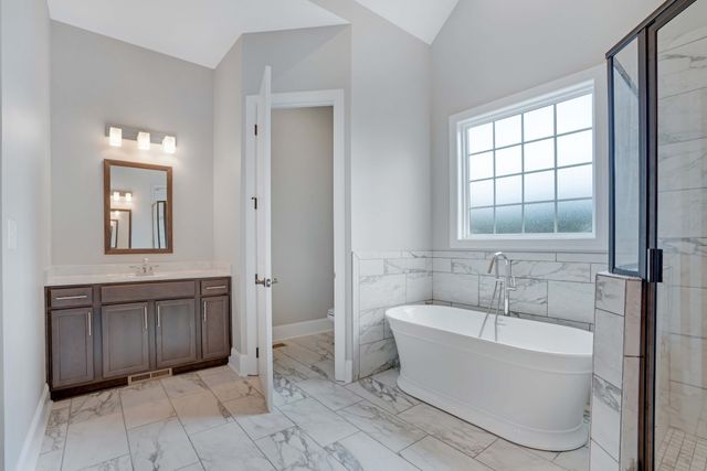 851 Shady Bluff Trail, Clarksville, TN 37043