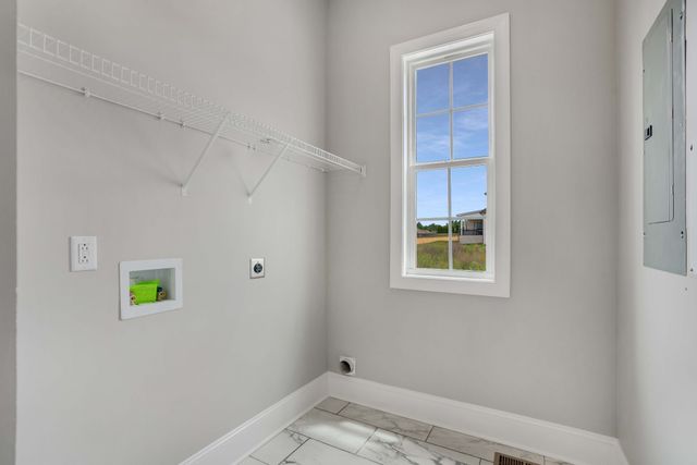 851 Shady Bluff Trail, Clarksville, TN 37043