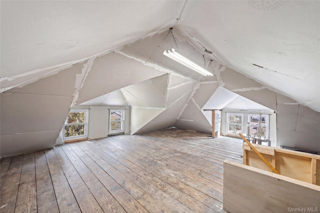 3 3RD Street, Greenvale, NY 11548