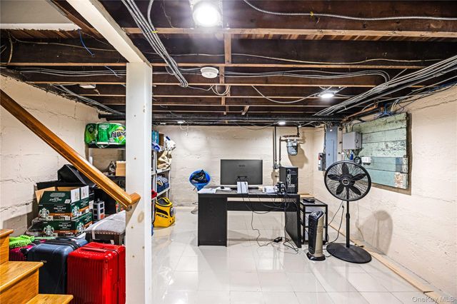 3 3RD Street, Greenvale, NY 11548