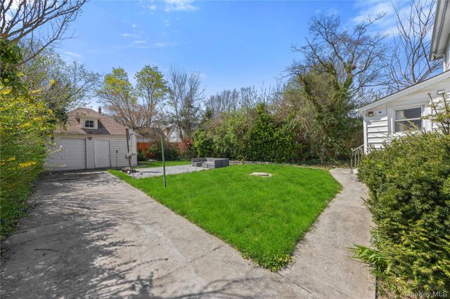 3 3RD Street, Greenvale, NY 11548