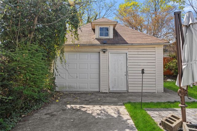 3 3RD Street, Greenvale, NY 11548