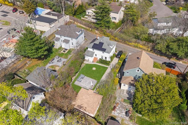 3 3RD Street, Greenvale, NY 11548