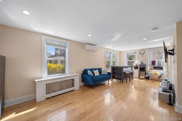 3 3RD Street, Greenvale, NY 11548