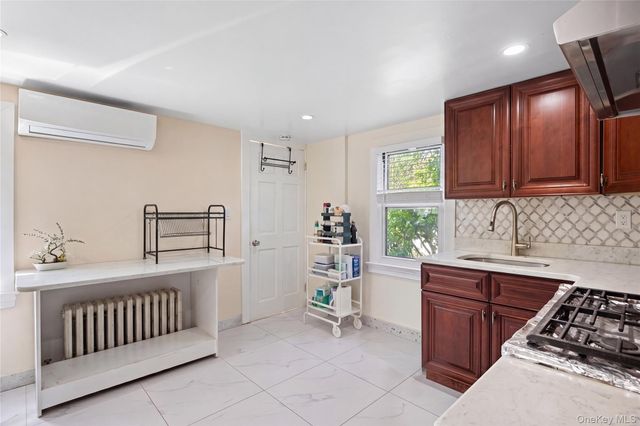 3 3RD Street, Greenvale, NY 11548