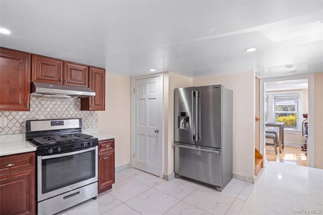 3 3RD Street, Greenvale, NY 11548