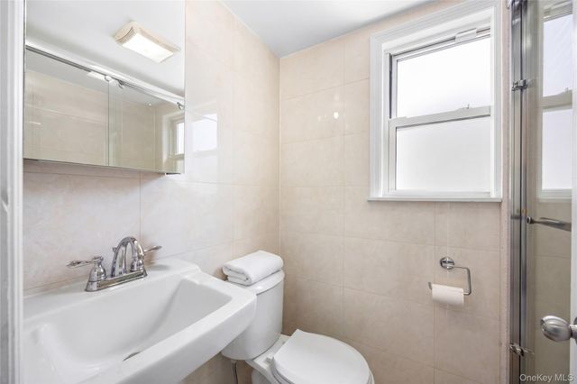 3 3RD Street, Greenvale, NY 11548