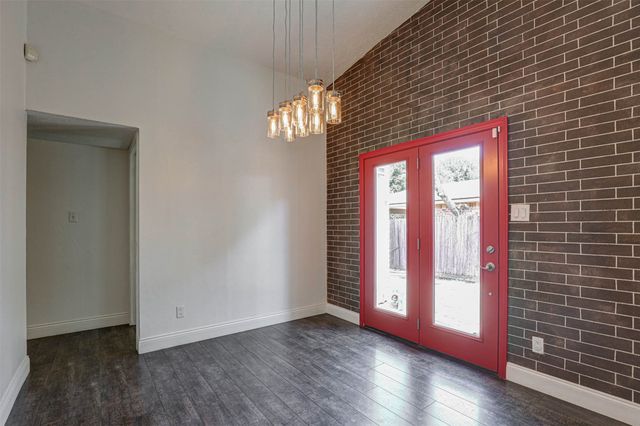 500 Moss Hill Lane, Euless, TX 76039