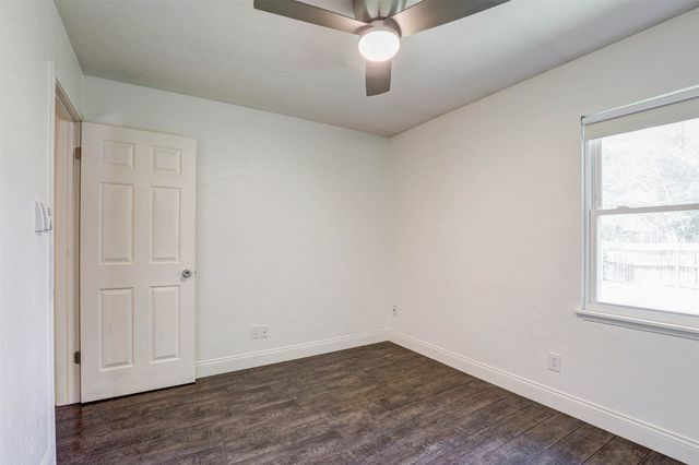 500 Moss Hill Lane, Euless, TX 76039