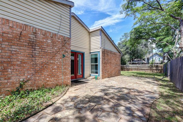 500 Moss Hill Lane, Euless, TX 76039
