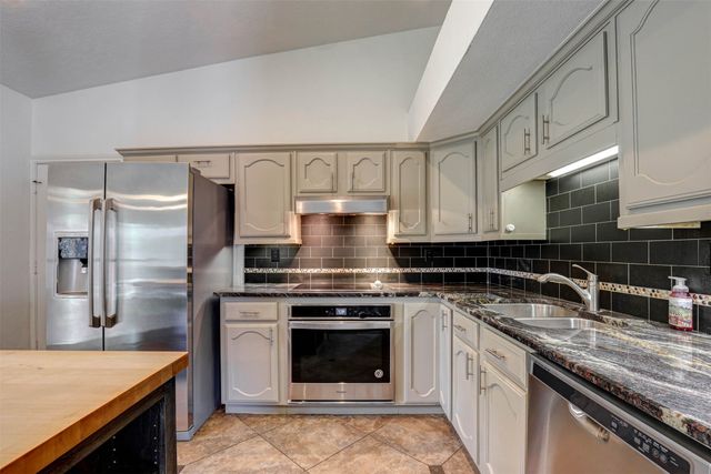 500 Moss Hill Lane, Euless, TX 76039
