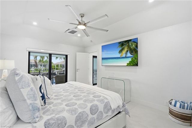 910 Beaver CT, Marco Island, FL 34145