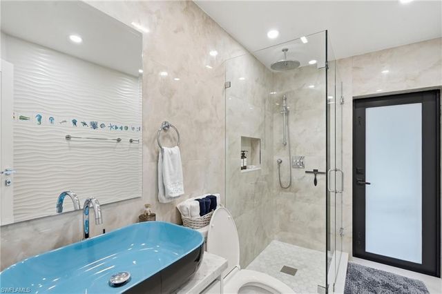 910 Beaver CT, Marco Island, FL 34145