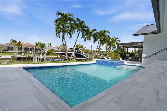 910 Beaver CT, Marco Island, FL 34145