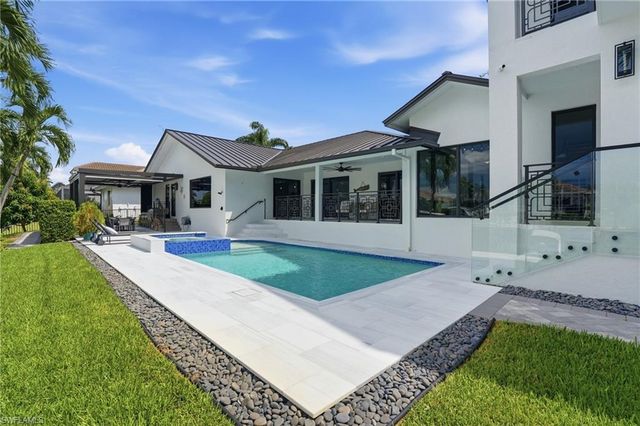 910 Beaver CT, Marco Island, FL 34145