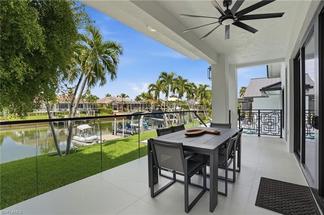 910 Beaver CT, Marco Island, FL 34145
