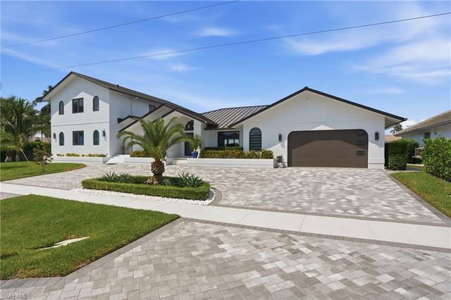 910 Beaver CT, Marco Island, FL 34145