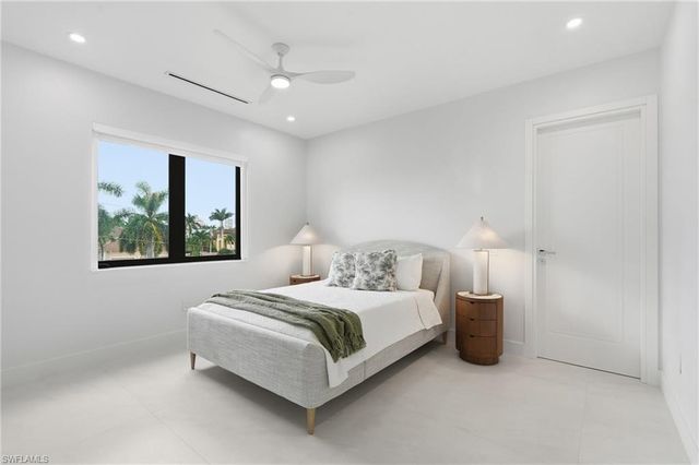 910 Beaver CT, Marco Island, FL 34145
