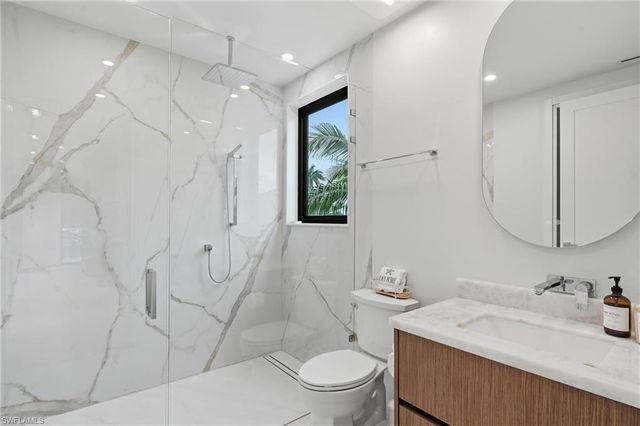 910 Beaver CT, Marco Island, FL 34145