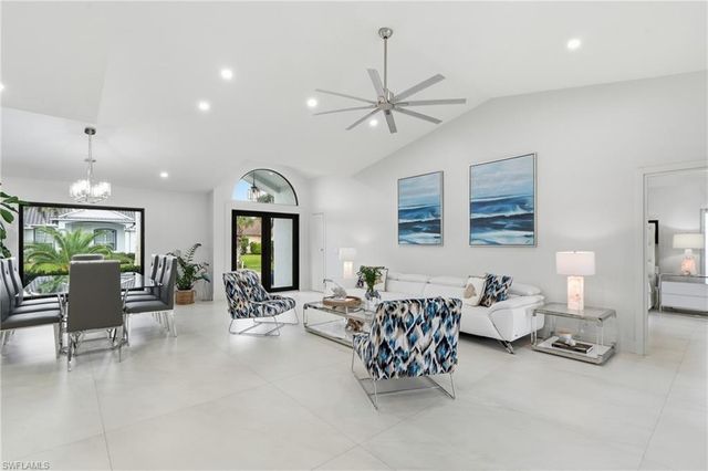 910 Beaver CT, Marco Island, FL 34145