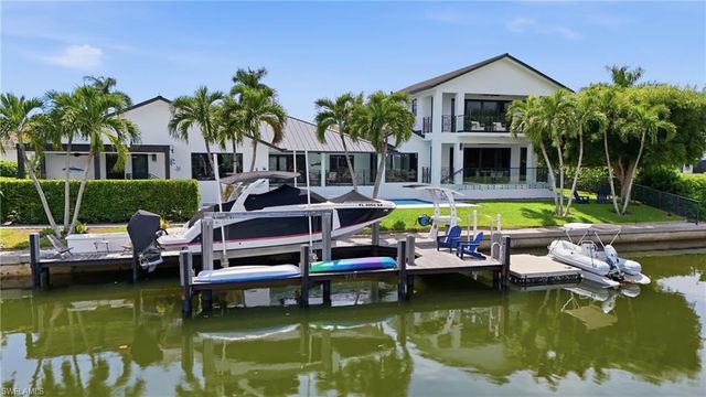 910 Beaver CT, Marco Island, FL 34145