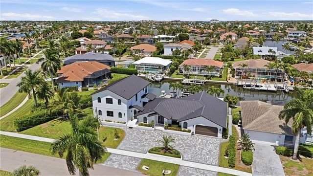 910 Beaver CT, Marco Island, FL 34145