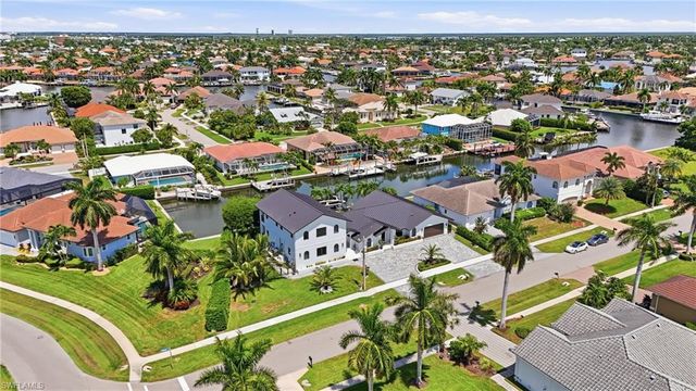 910 Beaver CT, Marco Island, FL 34145