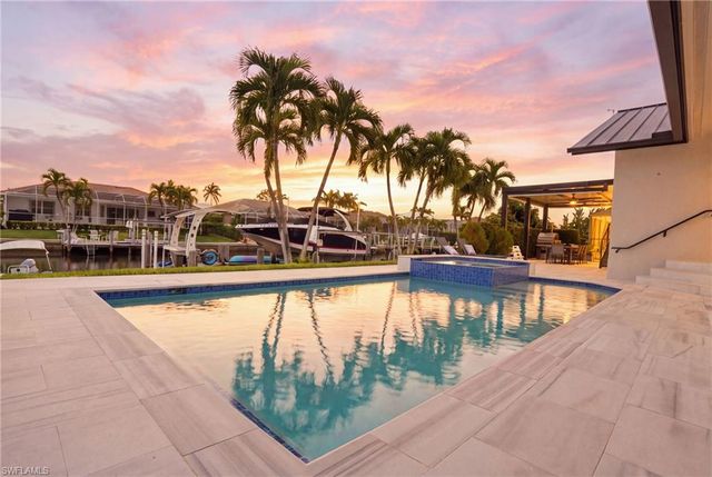 910 Beaver CT, Marco Island, FL 34145