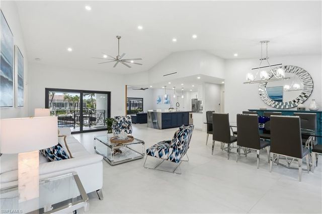 910 Beaver CT, Marco Island, FL 34145