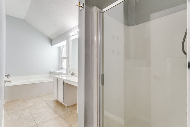 1728 Creekpoint Drive, Lewisville, TX 75067