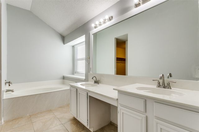 1728 Creekpoint Drive, Lewisville, TX 75067