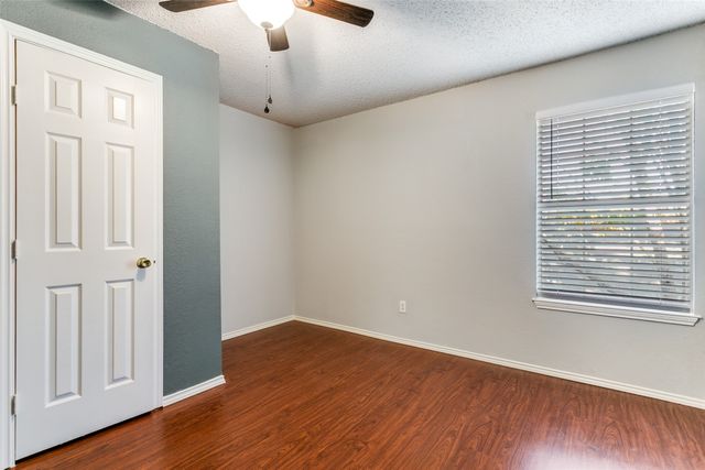 1728 Creekpoint Drive, Lewisville, TX 75067