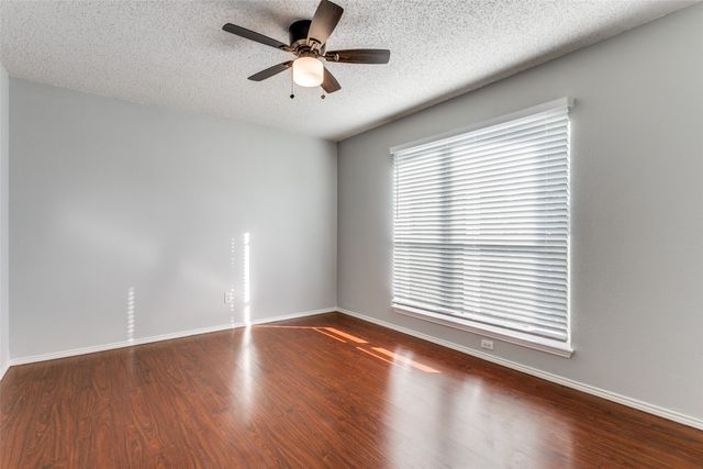 1728 Creekpoint Drive, Lewisville, TX 75067