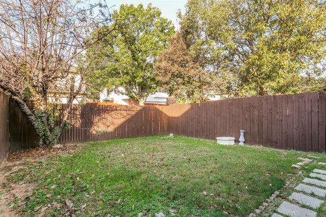 1728 Creekpoint Drive, Lewisville, TX 75067