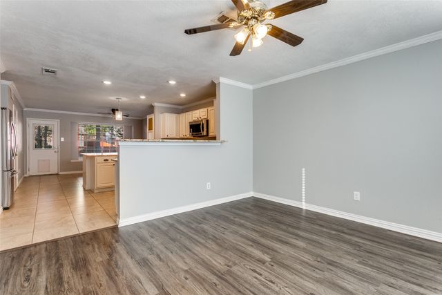 1728 Creekpoint Drive, Lewisville, TX 75067