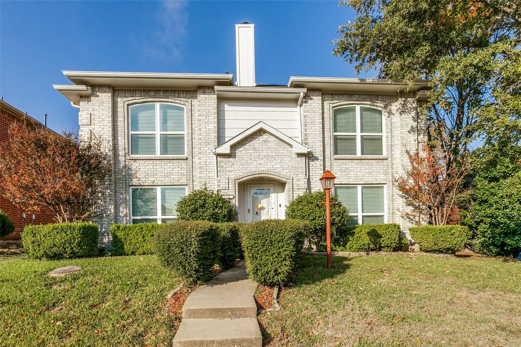 1728 Creekpoint Drive, Lewisville, TX 75067