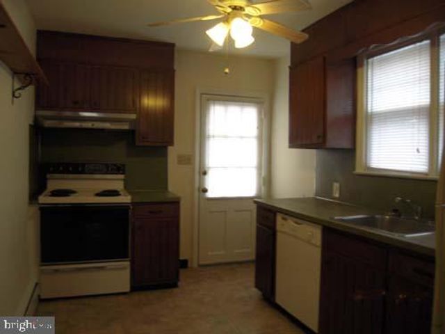 1302 ELM ST, Wilmington, DE 19805