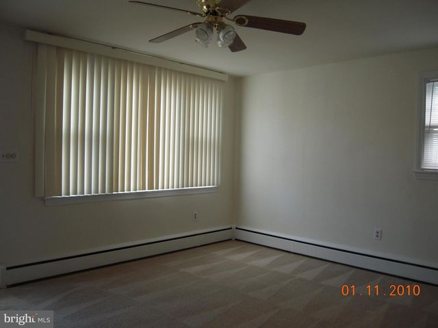 1302 ELM ST, Wilmington, DE 19805