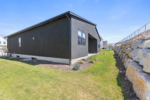 403 N PINNACLE CT, Saratoga Springs, UT 84045