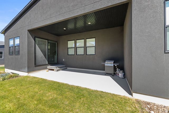 403 N PINNACLE CT, Saratoga Springs, UT 84045