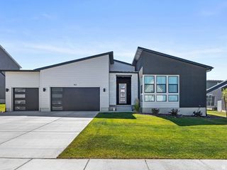 403 N PINNACLE CT, Saratoga Springs, UT 84045