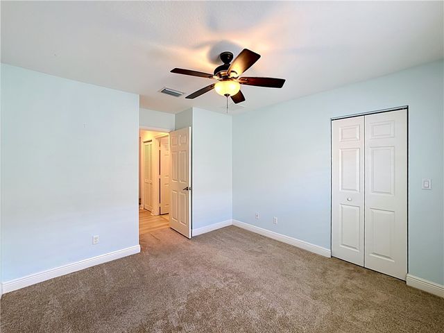 2045 Grey Falcon Circle SW, Vero Beach, FL 32962