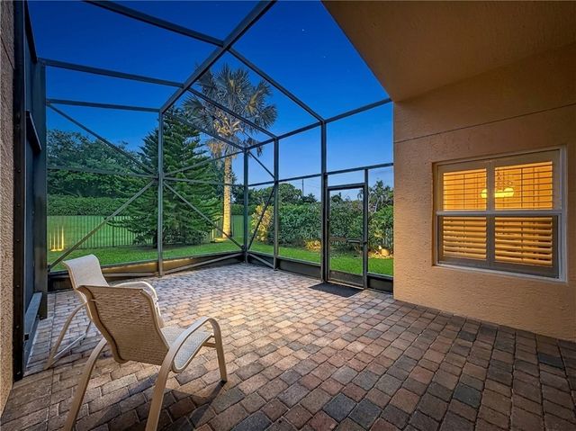 2045 Grey Falcon Circle SW, Vero Beach, FL 32962