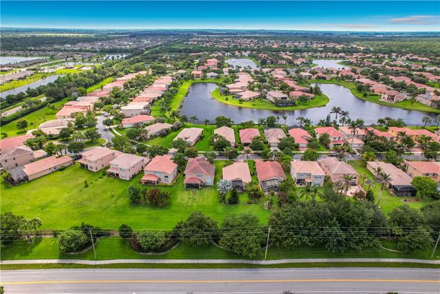 2045 Grey Falcon Circle SW, Vero Beach, FL 32962