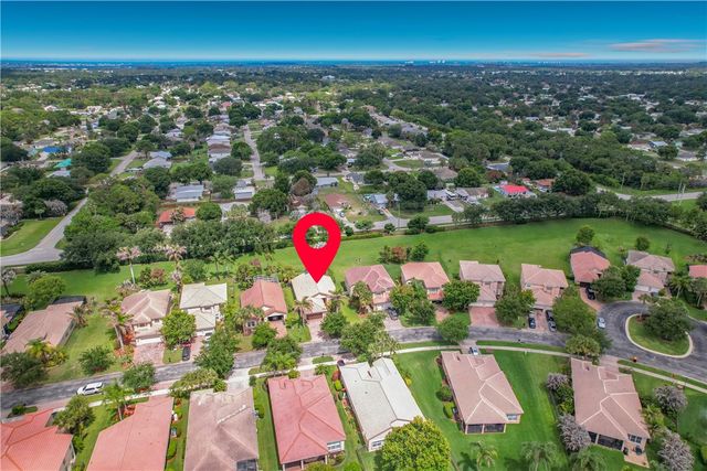 2045 Grey Falcon Circle SW, Vero Beach, FL 32962