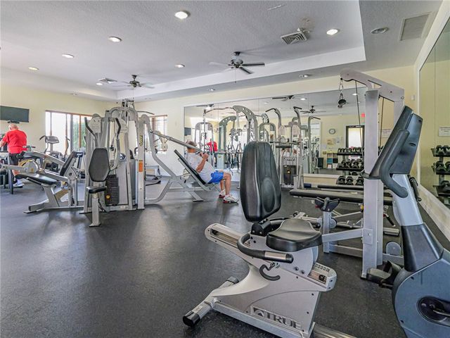 2045 Grey Falcon Circle SW, Vero Beach, FL 32962