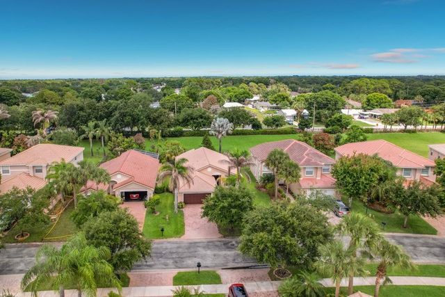 2045 Grey Falcon Circle SW, Vero Beach, FL 32962