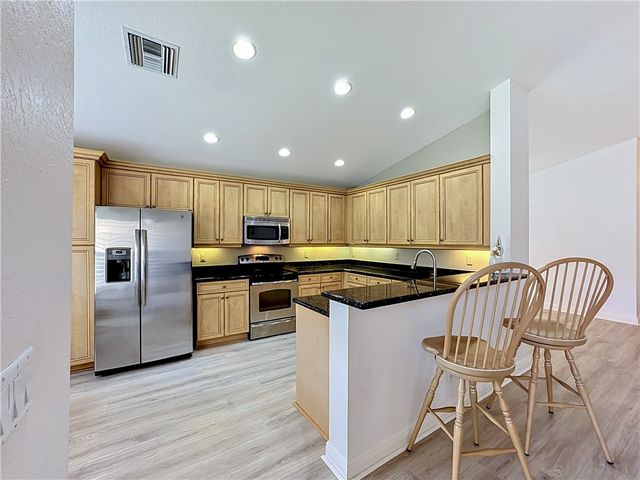 2045 Grey Falcon Circle SW, Vero Beach, FL 32962