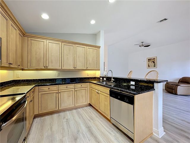 2045 Grey Falcon Circle SW, Vero Beach, FL 32962