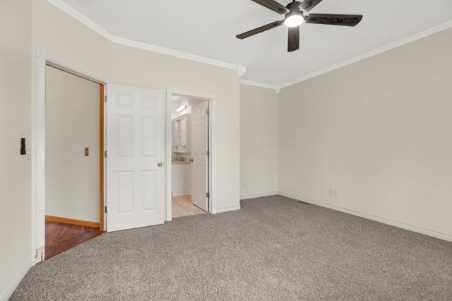 17896 Glasgow Way, Lakeville, MN 55044